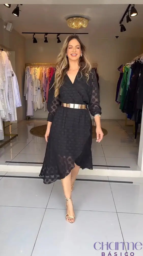 Vestido Amélie – Leveza e Elegância em Cada Movimento!