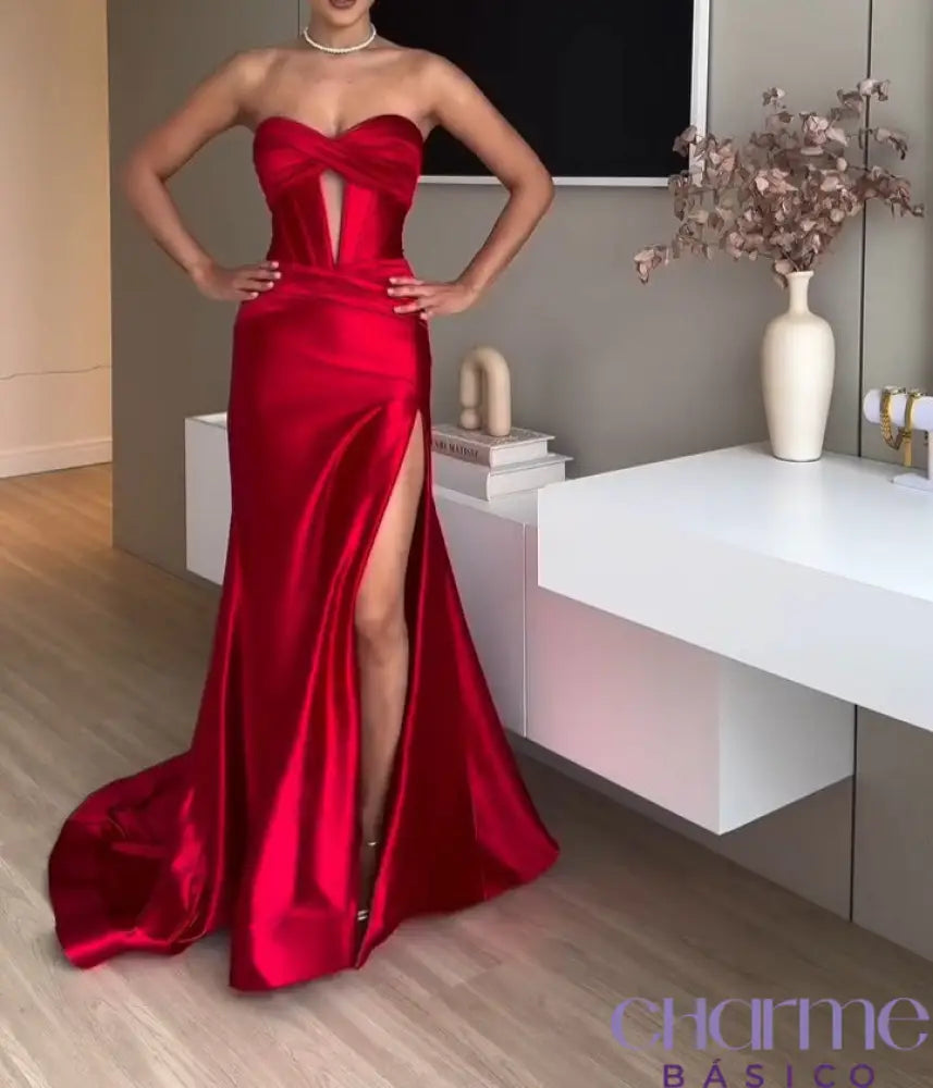 Vestido Scarlet Elegance – Paixão e Glamour em Cada Detalhe!