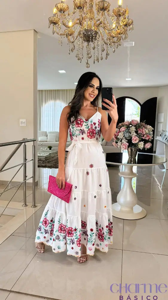 Vestido Flora – Romântico e Encantador em Algodão Premium