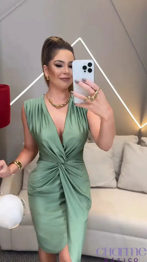 Vestido Verde Grace – Sofisticação e Elegância Atemporal!