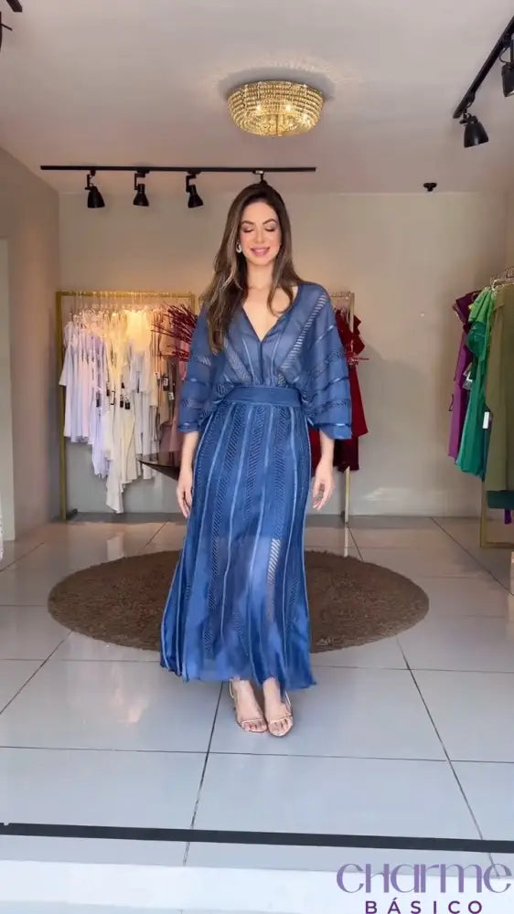 Vestido Azul Serenity – Elegância e Leveza em um Só Look!