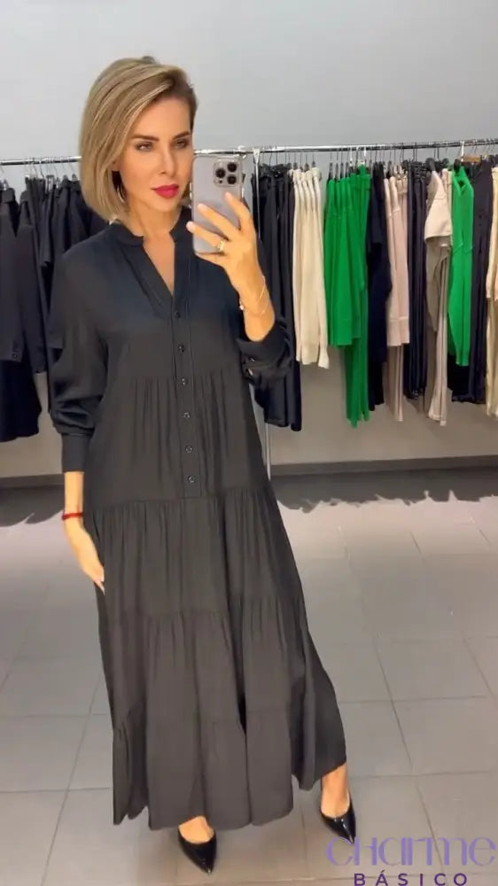 Vestido Gabriela – O Charme da Simplicidade com um Toque de Sofisticação