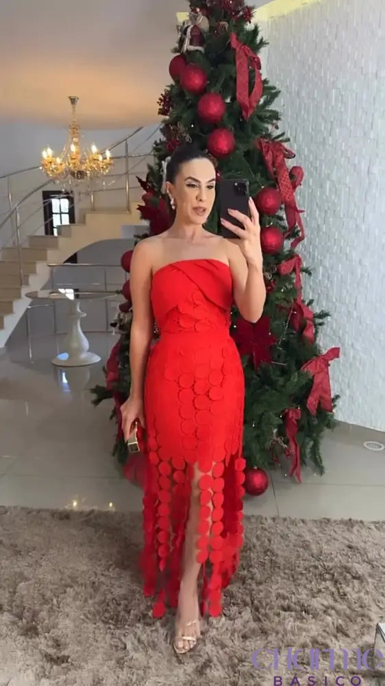 Vestido Rubi – Elegância e Sofisticação em Vermelho!