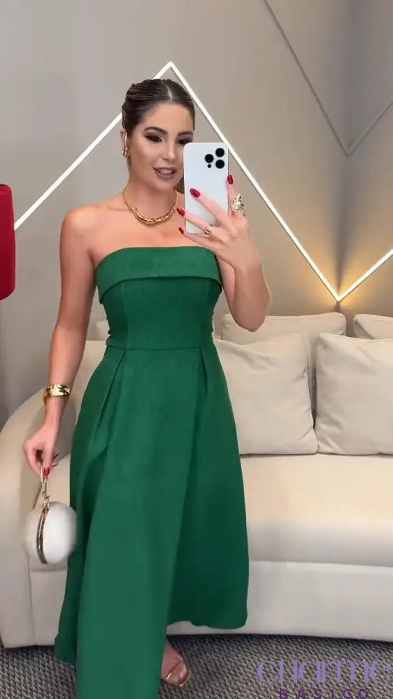 Vestido Emerald – Elegância e Simplicidade Atemporal!