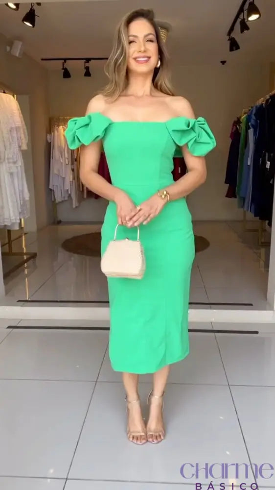 Vestido Jade – Elegância Vibrante e Estilo Atemporal!