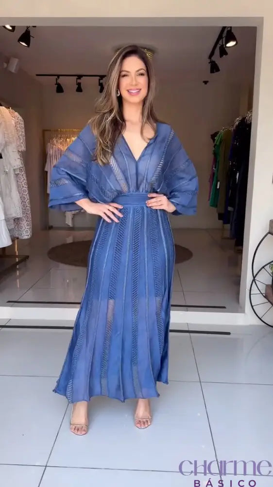 Vestido Azul Serenity – Elegância e Leveza em um Só Look!