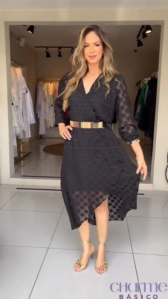 Vestido Amélie – Leveza e Elegância em Cada Movimento!