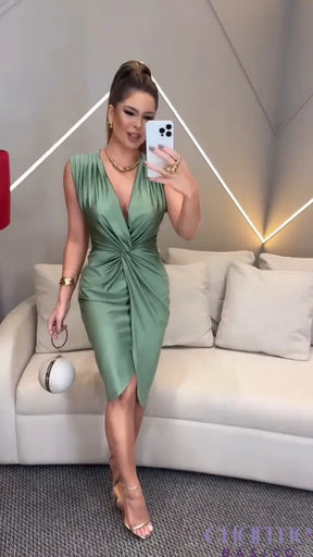 Vestido Verde Grace – Sofisticação e Elegância Atemporal!