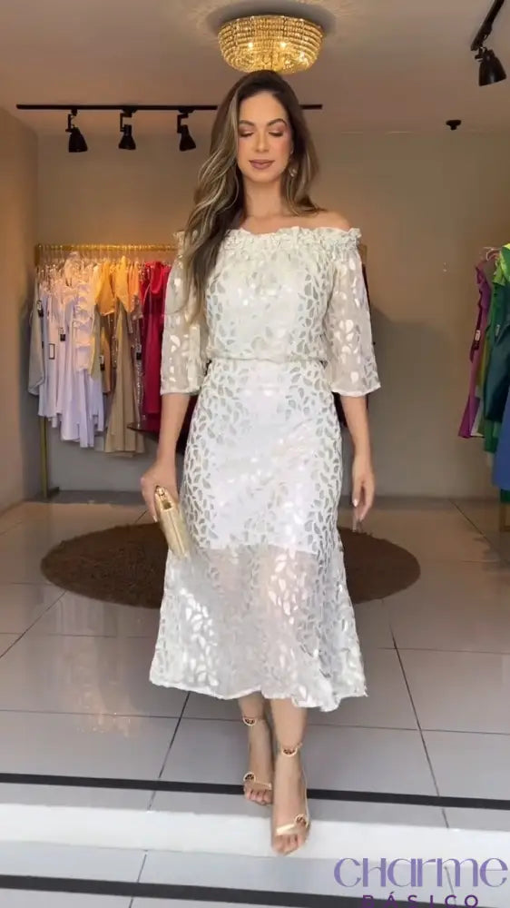 Vestido Renda Bianca - Elegância Atemporal com Delicadeza