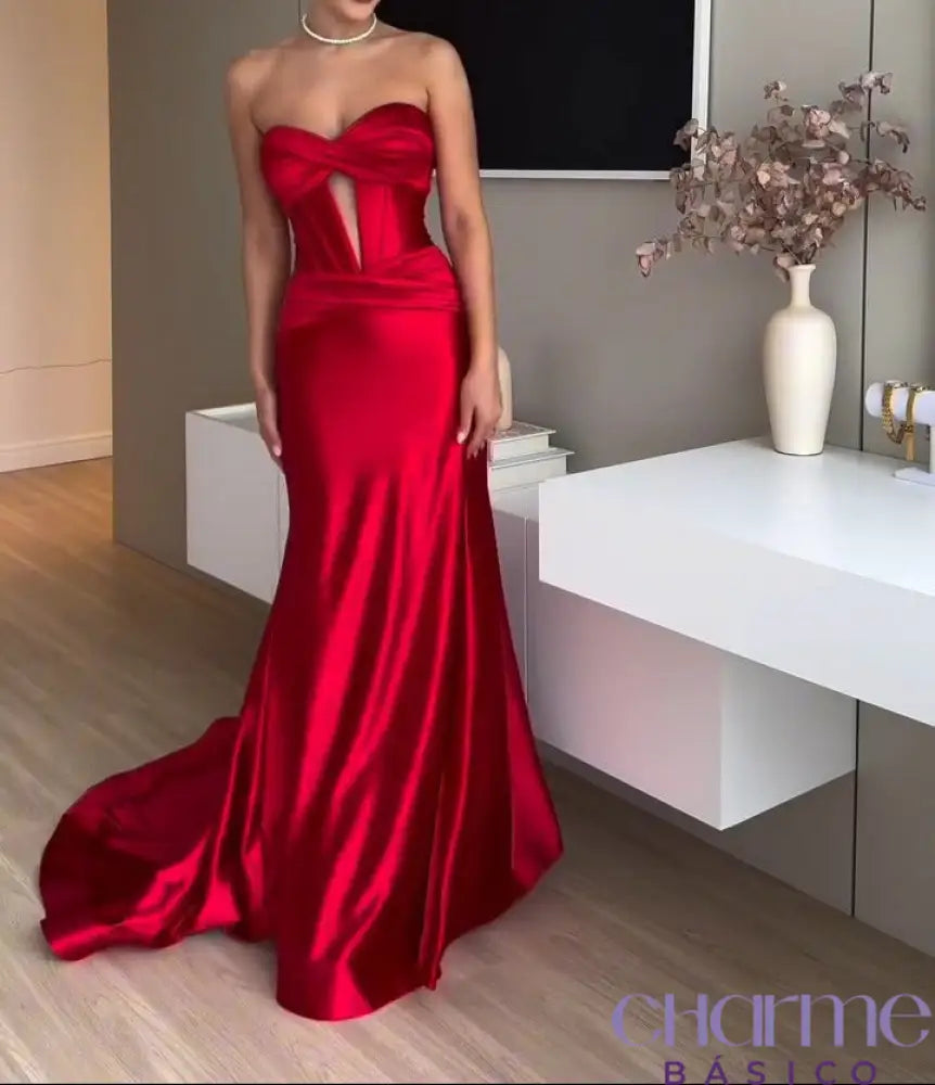 Vestido Scarlet Elegance – Paixão e Glamour em Cada Detalhe!