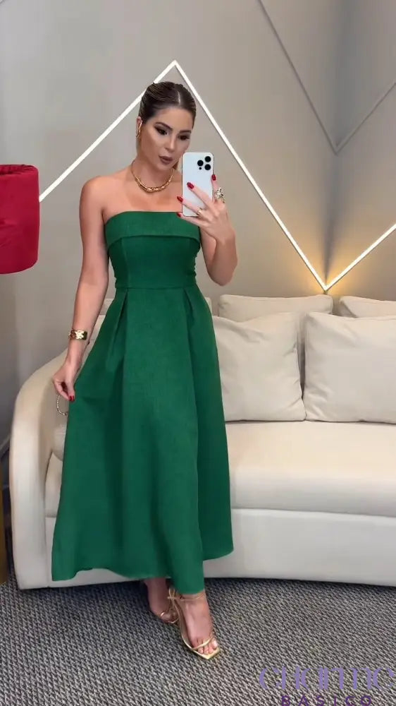 Vestido Emerald – Elegância e Simplicidade Atemporal!