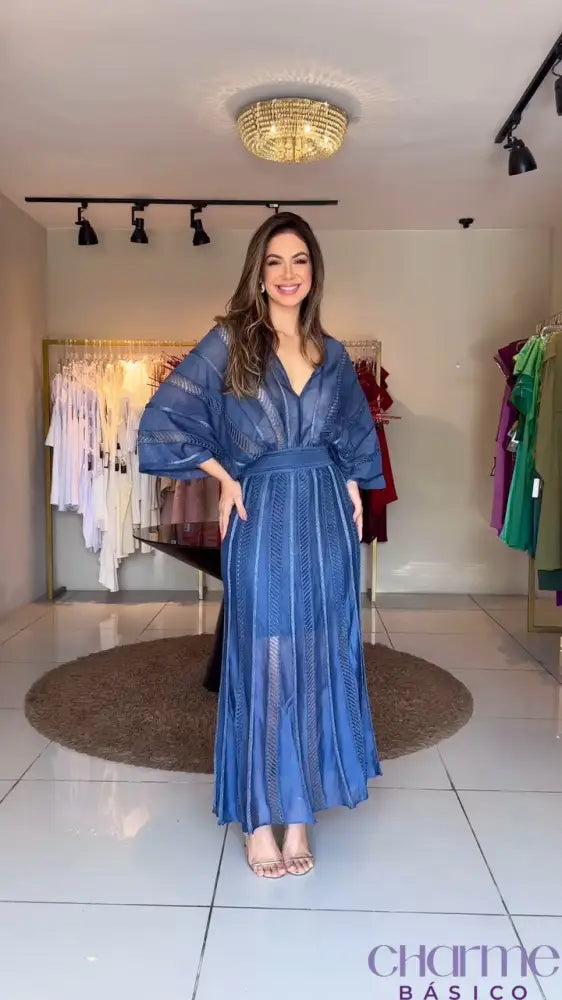 Vestido Azul Serenity – Elegância e Leveza em um Só Look!