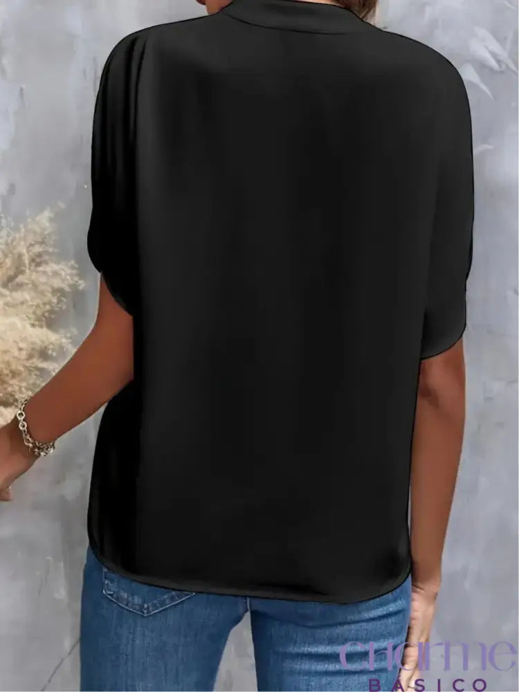 Blusa Pancetta com Mangas Curtas e Decote V