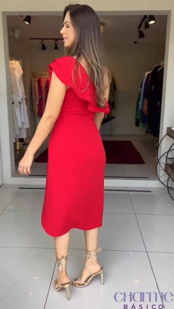 Vestido Scarlet – Paixão e Elegância em Um Só Modelo!